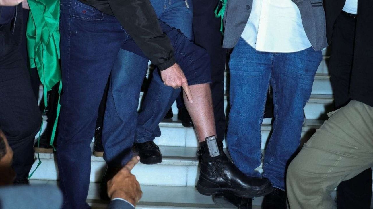 Vaza informação da PF sobre “aparelho” supostamente usando por Bolsonaro na tornozeleira