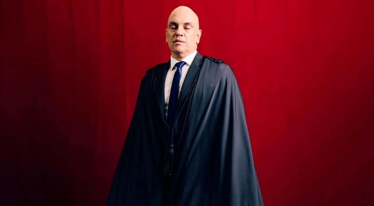 Em mirabolante devaneio, Moraes diz que Judiciário brasileiro virou alvo por ser “o mais forte do mundo”