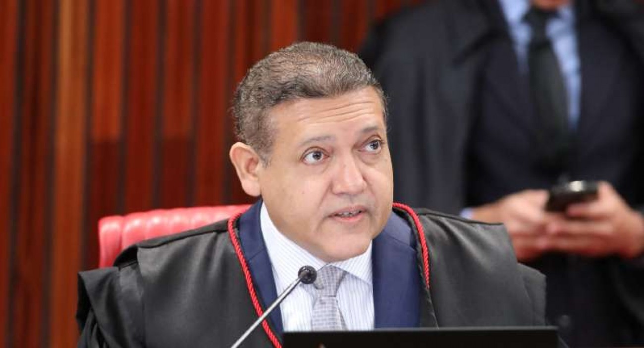 URGENTE: Cármen Lúcia joga a toalha e Nunes Marques vai assumir o TSE