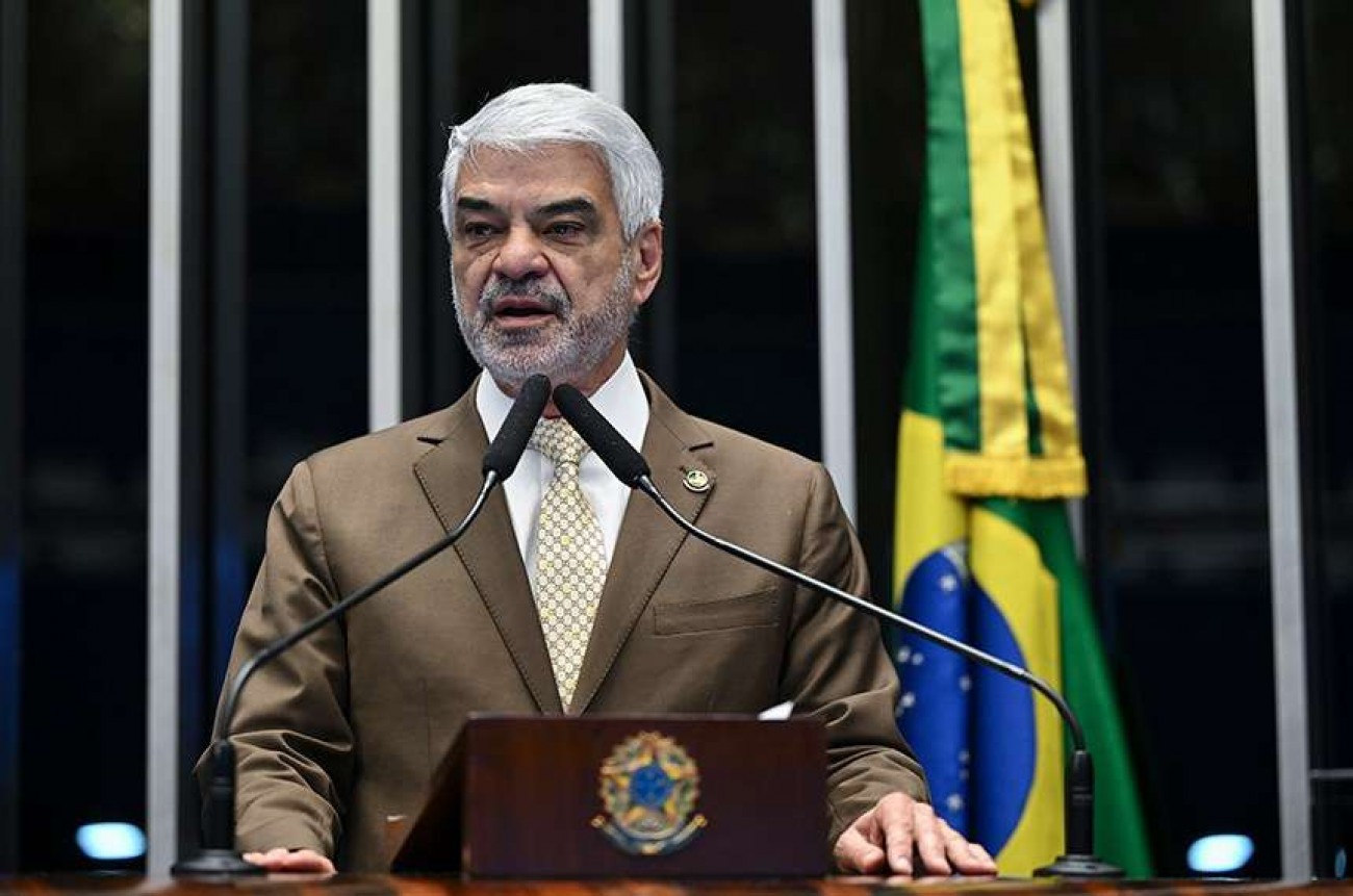 Humberto Costa aparece em 4º lugar na pesquisa e caminha para ser expurgado do Senado