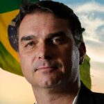 A imediata reação de Flávio ao anúncio de que lidera a corrida presidencial