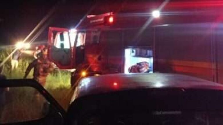 População deixa suas casas com a chegada de Ciclone devastador