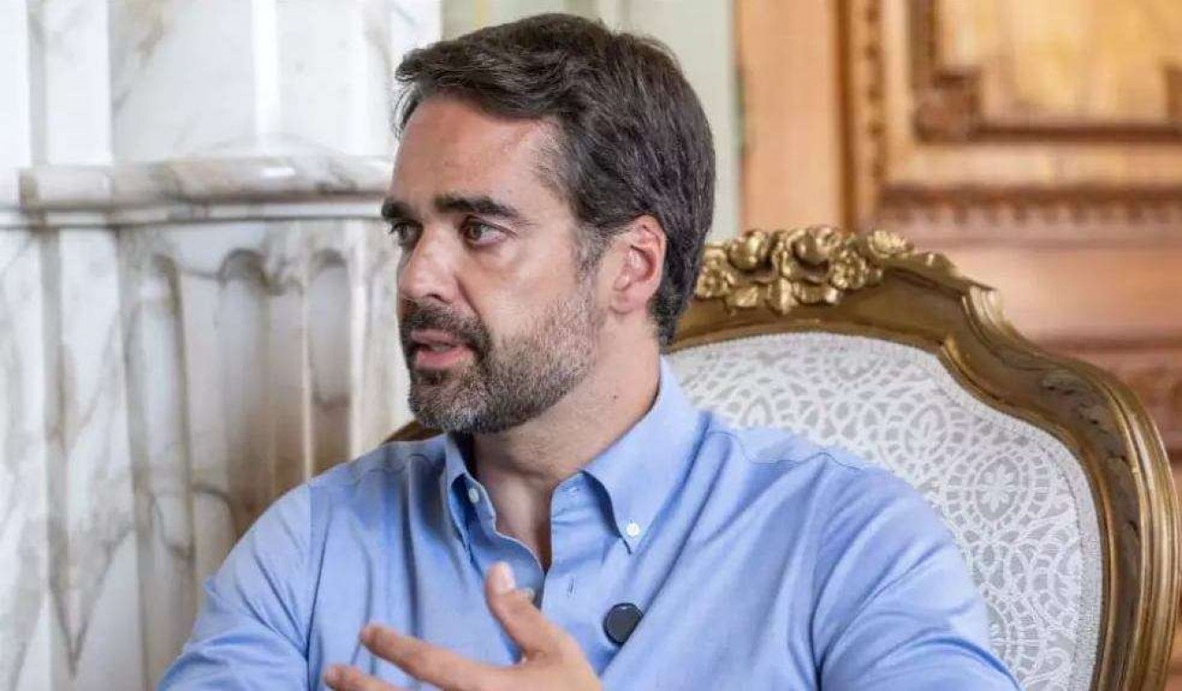 Eduardo Leite entrega carta a Caiado e apunhala dois de uma só vez