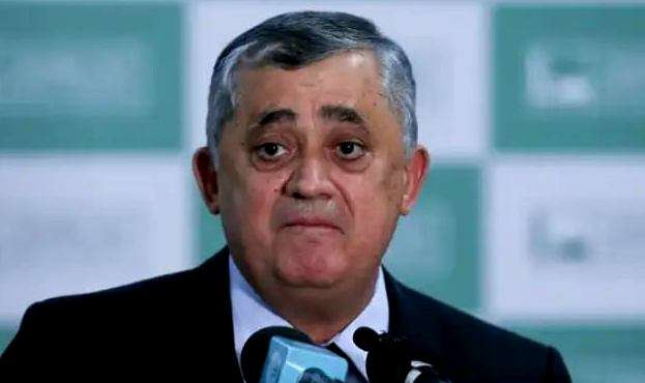 Capitão Cueca finalmente desiste