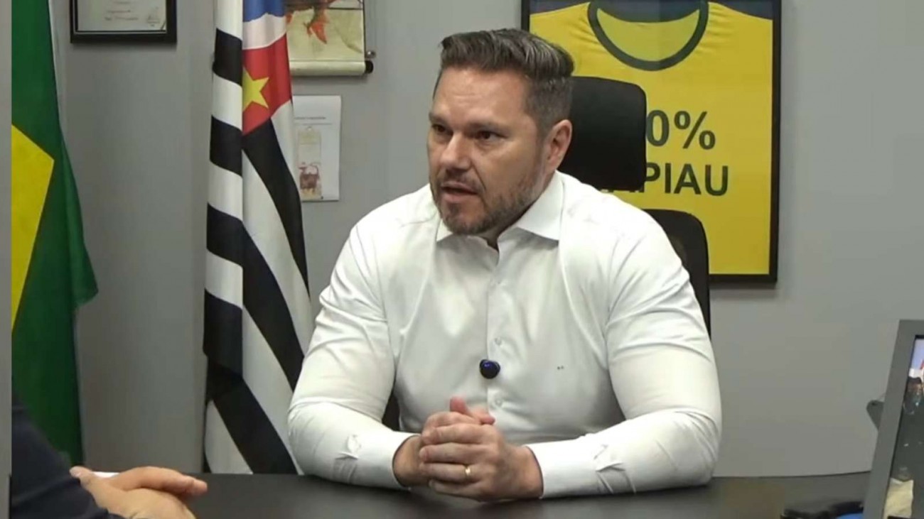 DESTRUIU: Deputado acaba com narrativa de golpe da esquerda (veja o vídeo)