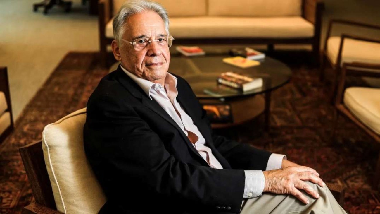 Justiça manda oficial citar pessoalmente FHC e comunicar que ele está interditado judicialmente