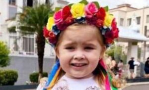 Trave de futebol cai e mata criança de 3 anos durante atividade recreativa em escola