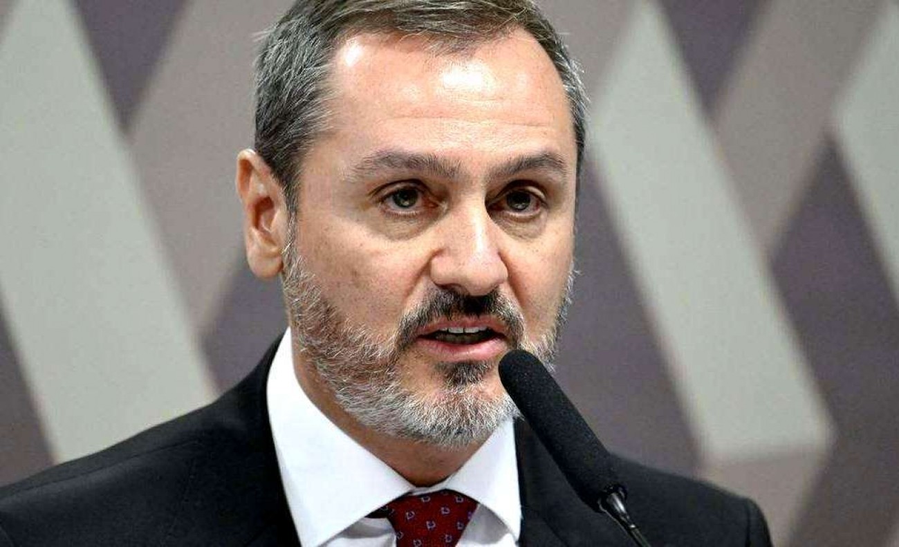 Silenciosamente com o rabo entre as pernas Andrei toma decisão após expulsão de delegado dos EUA