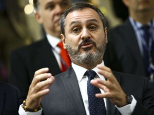 Desabam as mentiras do diretor-geral da PF