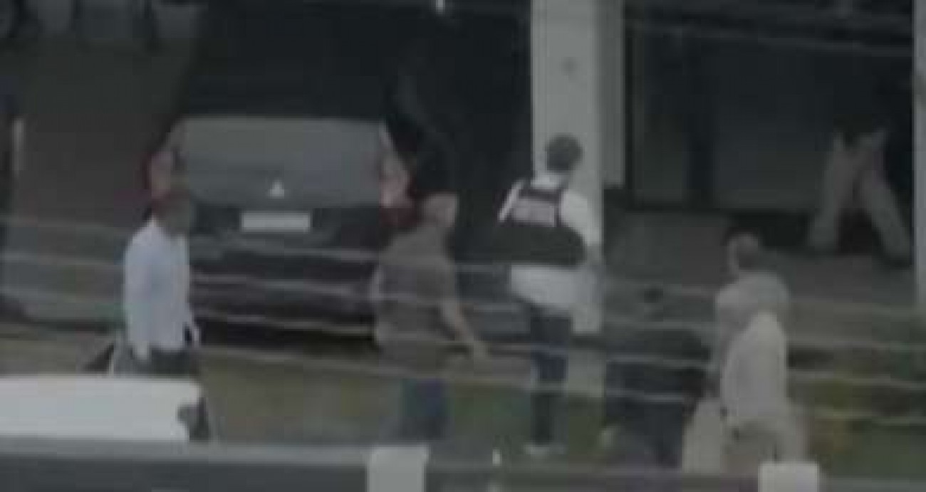 Policial é atacado dentro da residência de Bolsonaro