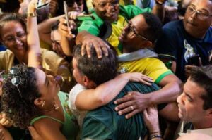 Flávio publica textão, manda importante recado a apoiadores e assume toda a responsabilidade