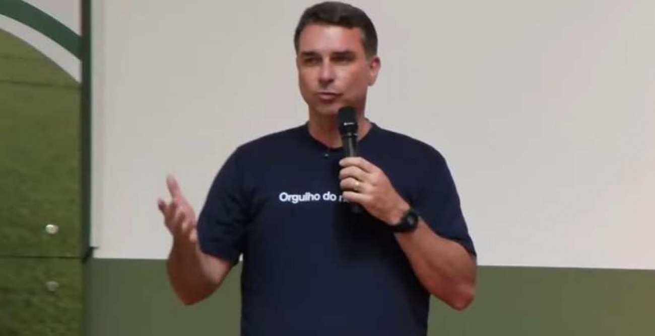 Aos gritos de presidente, Flávio é ovacionado em um dos maiores eventos do Agro do Brasil (veja o vídeo)