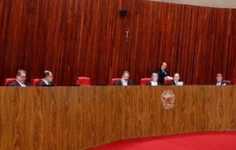 Mais um governador pode ser cassado hoje