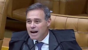 URGENTE: Pela 2ª vez, avião com Mendonça apresenta falhas