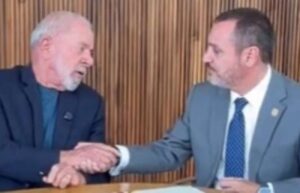 PF diz que faixa escrita LADRÃO na janela em tese poderia configurar crime contra a honra