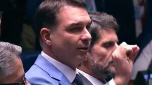 Flávio recebe alerta e precisa reforçar a segurança