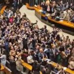 Congresso age, impõe derrota a Lula e finalmente haverá redução de penas pelo 8 de janeiro