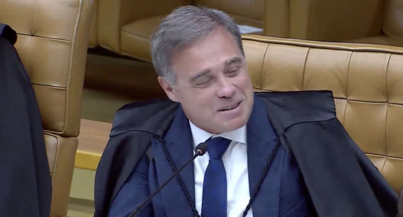 A estranha publicação de André Mendonça…
