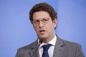 Salles entra na briga de Marcel van Hattem com general frouxo e manda um duro recado