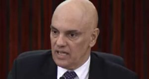Idosa condenada pelo 8/1 é abordada por policiais e presa por ordem de Moraes