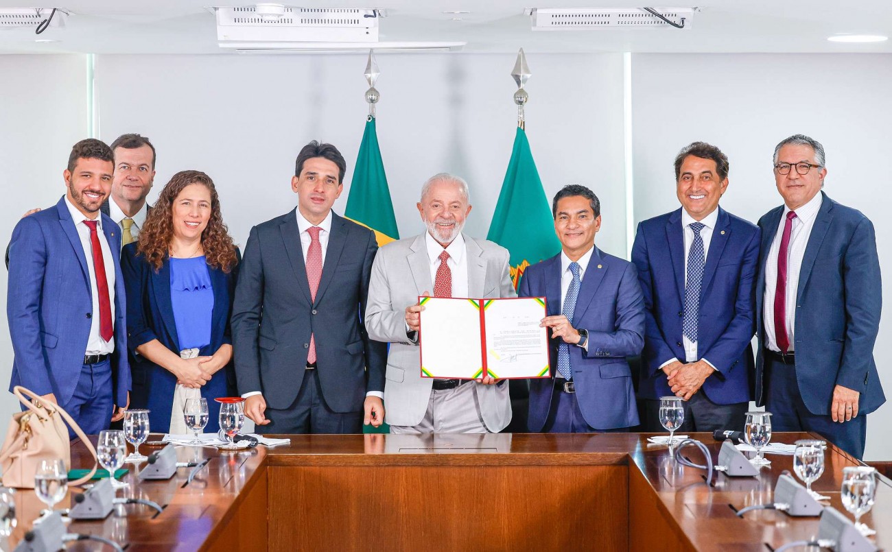 Mais um presidente de importante partido descarta apoio a Lula… E diz aguardar aceno de Flávio
