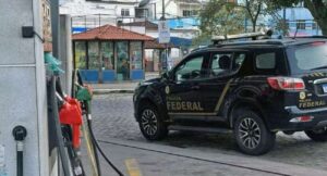 PF faz operação contra rede de postos de gasolina e cumpre 16 mandados