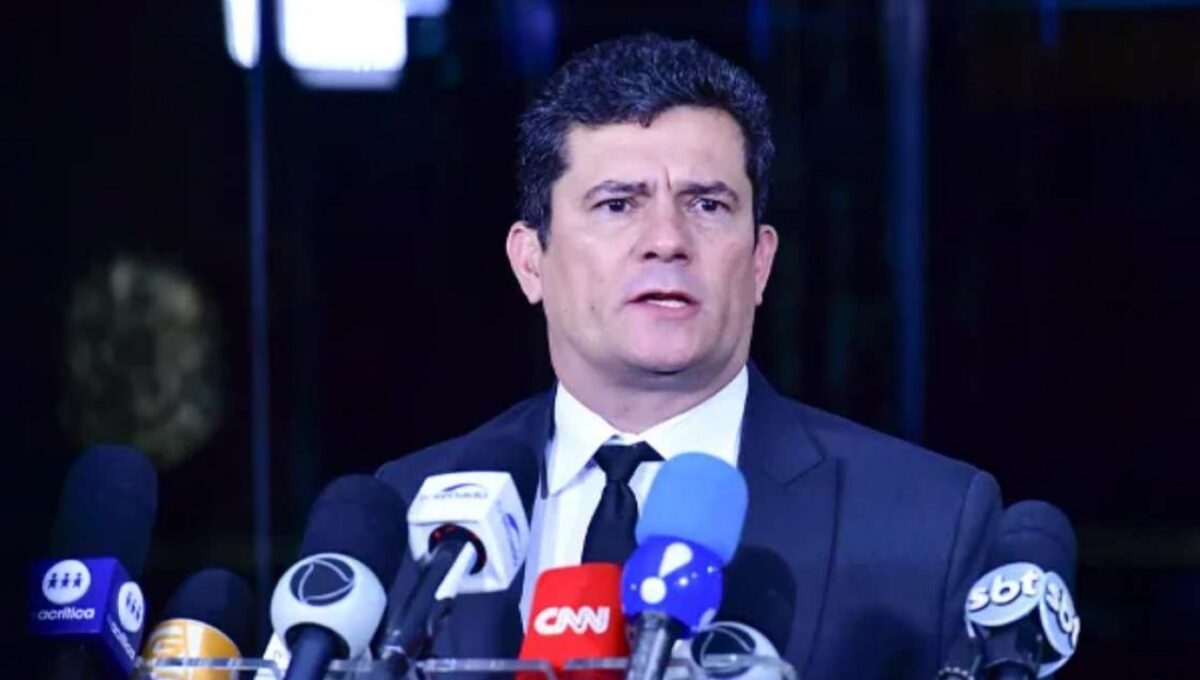 Cármen Lúcia dá 5 dias a Moro