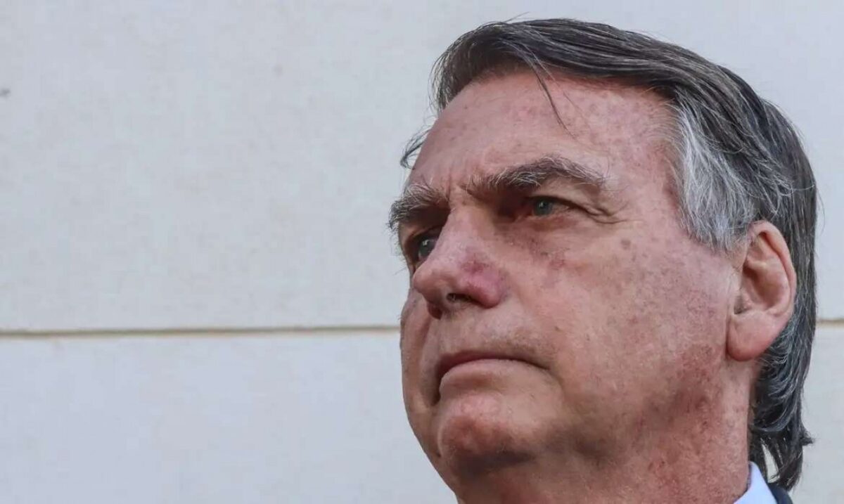 Finalmente, Bolsonaro usa carta na manga e encurrala Moraes