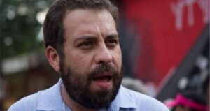 Boulos, num raro lampejo de honestidade, reconhece que o eleitor bolsonarista não se vende (veja o vídeo)