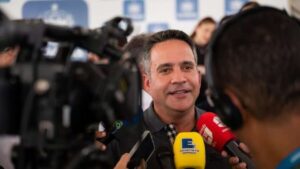 Governador é alvo de ação judicial movida por irmão de apenas 14 anos em disputa de fazenda