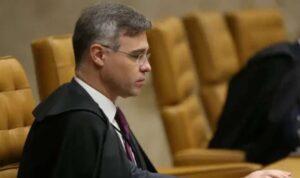 Mendonça toma 1ª atitude após vazamento do áudio de Flávio Bolsonaro