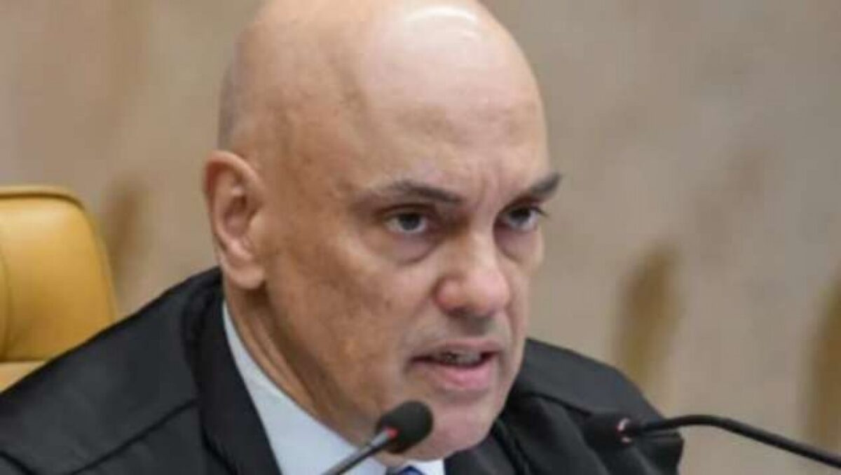 Moraes manda prender pessoa que está fora do Brasil