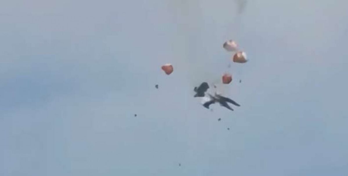 URGENTE: Aviões colidem no ar (veja o vídeo)