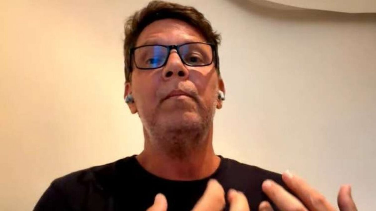 Mario Frias se manifesta após áudio vazado e expõe interesse do editor do The Intercept