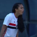 Jogadora do São Paulo sub-20 diz que sofreu misoginia, chora e jogo é paralisado: Biscate (veja o vídeo)