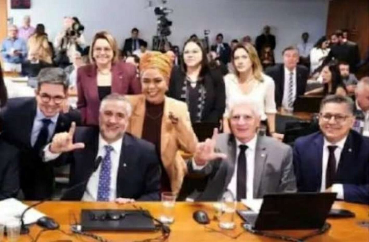 Deputado petista chora e reclama de assédio judicial