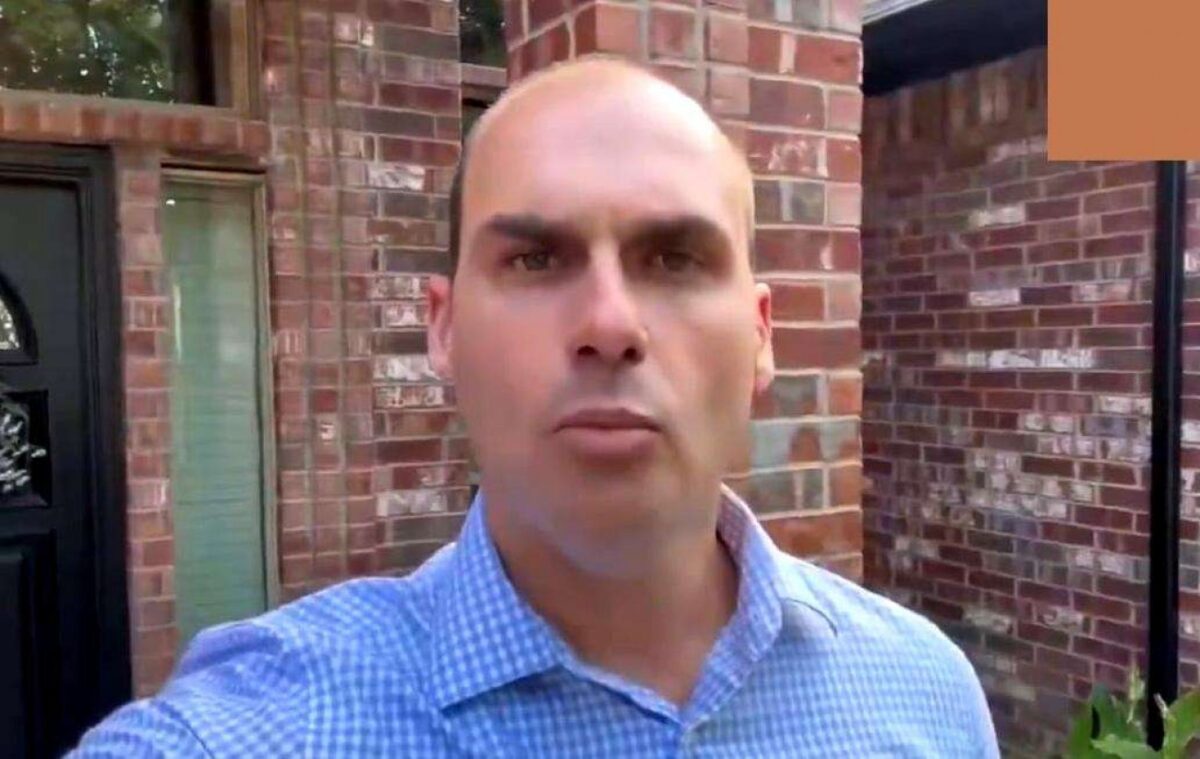 Eduardo põe a polícia americana no encalço de repórter do Intercept (veja o vídeo)