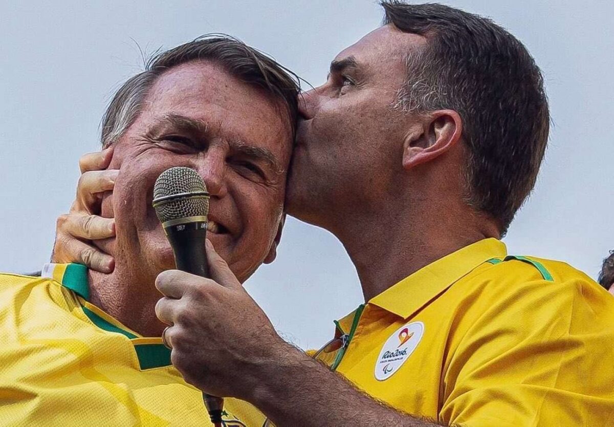 A indústria de difamação da esquerda