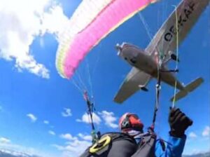 Acidente aéreo bizarro é registrado em vídeo e choca a web