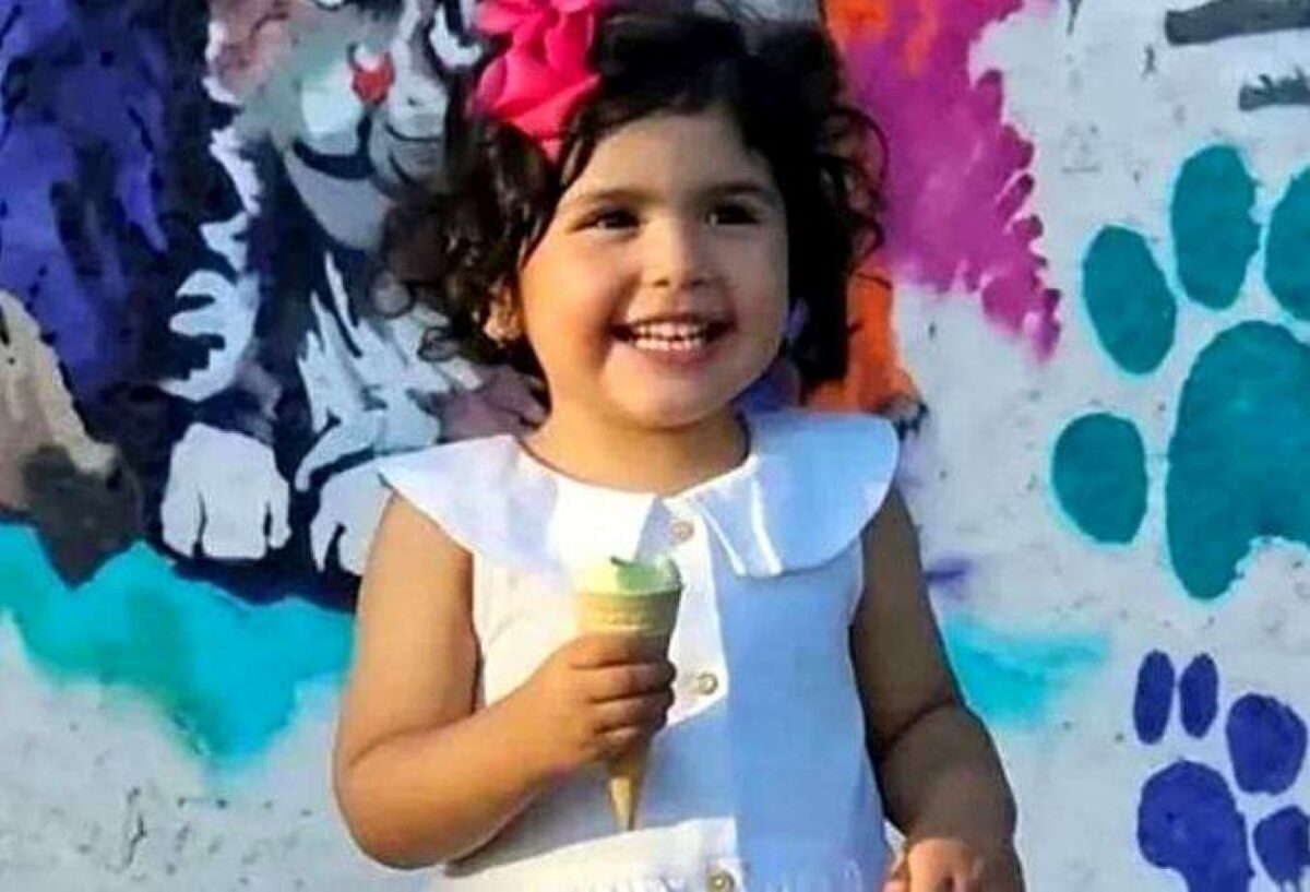 Menina de 2 anos cai do 11º andar enquanto pai dormia bêbado com namorada