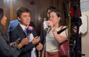 URGENTE: Treta no Congresso! Sâmia invade entrevista de Nikolas