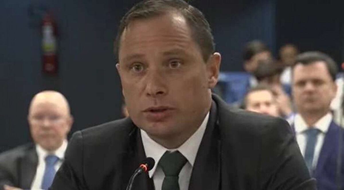 Moraes diz não a Mauro Cid