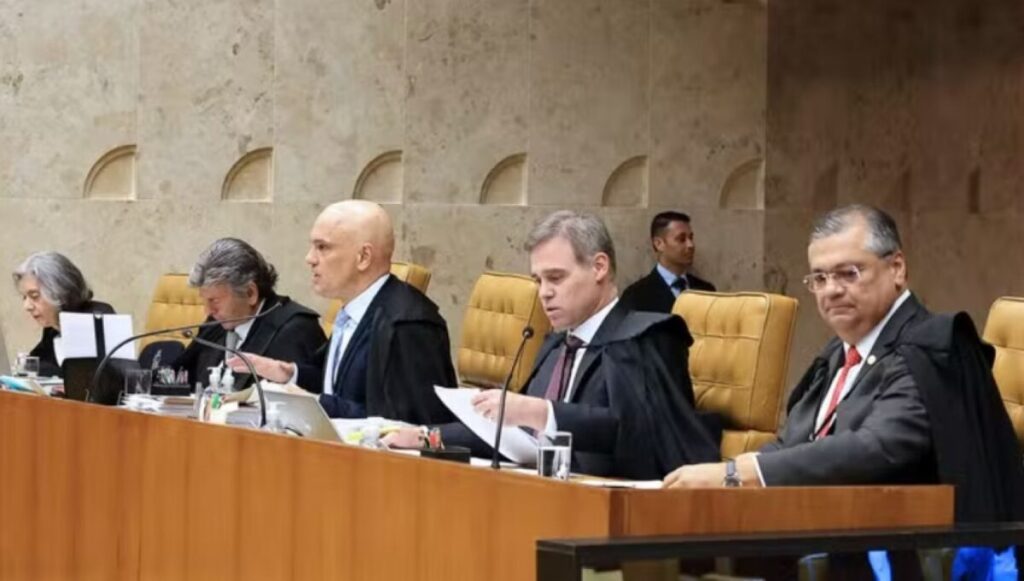 Ministro do STF sofre lesão séria em acidente grave em casa