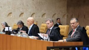 Ministro do STF sofre lesão séria em acidente grave em casa