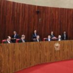 Antes mesmo da eleição, TSE é acionado para atingir a família Bolsonaro