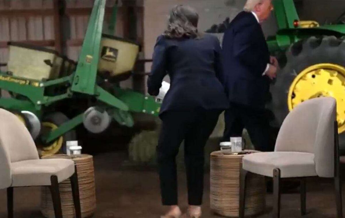 Trump deixa jornalista desonesta e parcial falando sozinha (veja o vídeo)