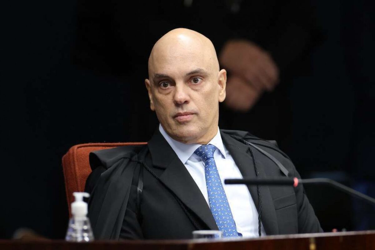 O povo brasileiro vai bancar o advogado de Moraes nos EUA. Isso custa muito caro e é inconstitucional