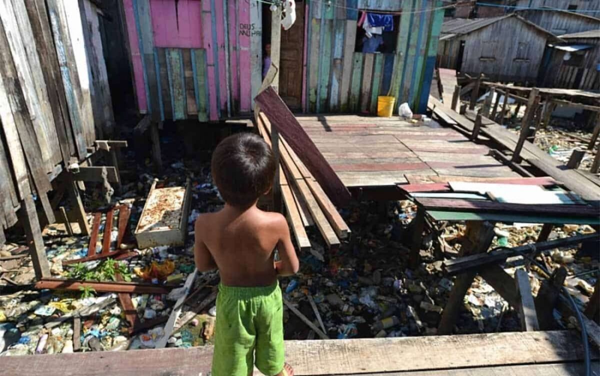 Domínio das ONGs na mídia esconde a realidade dura e cruel da região mais pobre do Brasil
