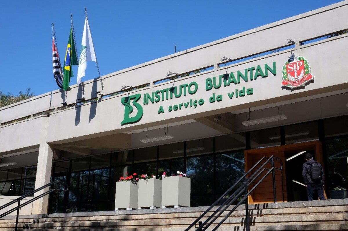 Butantan se manifesta após bomba de hoje envolvendo vacina, mortes e casos graves