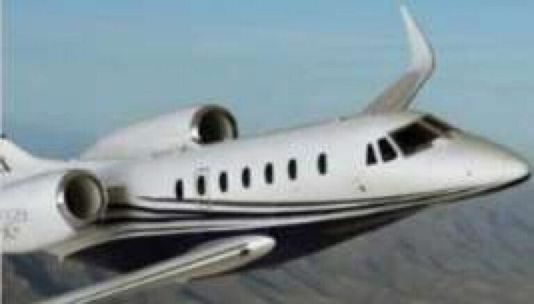 URGENTE: Algo assustador acontece em avião com importante pré-candidato